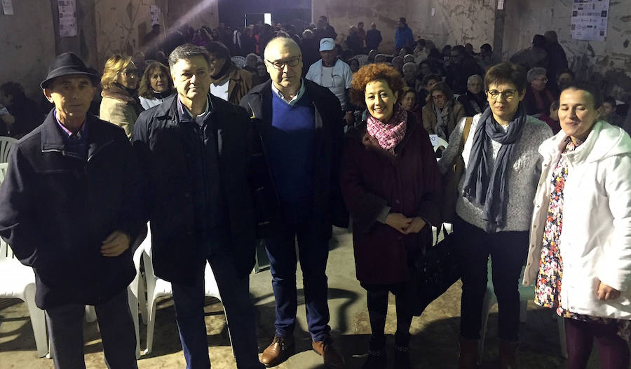 Los familiares y los enfermos afectados por la enfermedad Niemann-Pick no están solos. A pesar de ser una afección neurológica que no tiene ni cura ni tratamiento, cuentan con el apoyo incondicional de sus seres queridos. 
