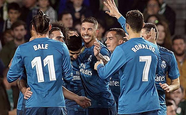 El Real Madrid festeja uno de los goles de Marco Asensio. 