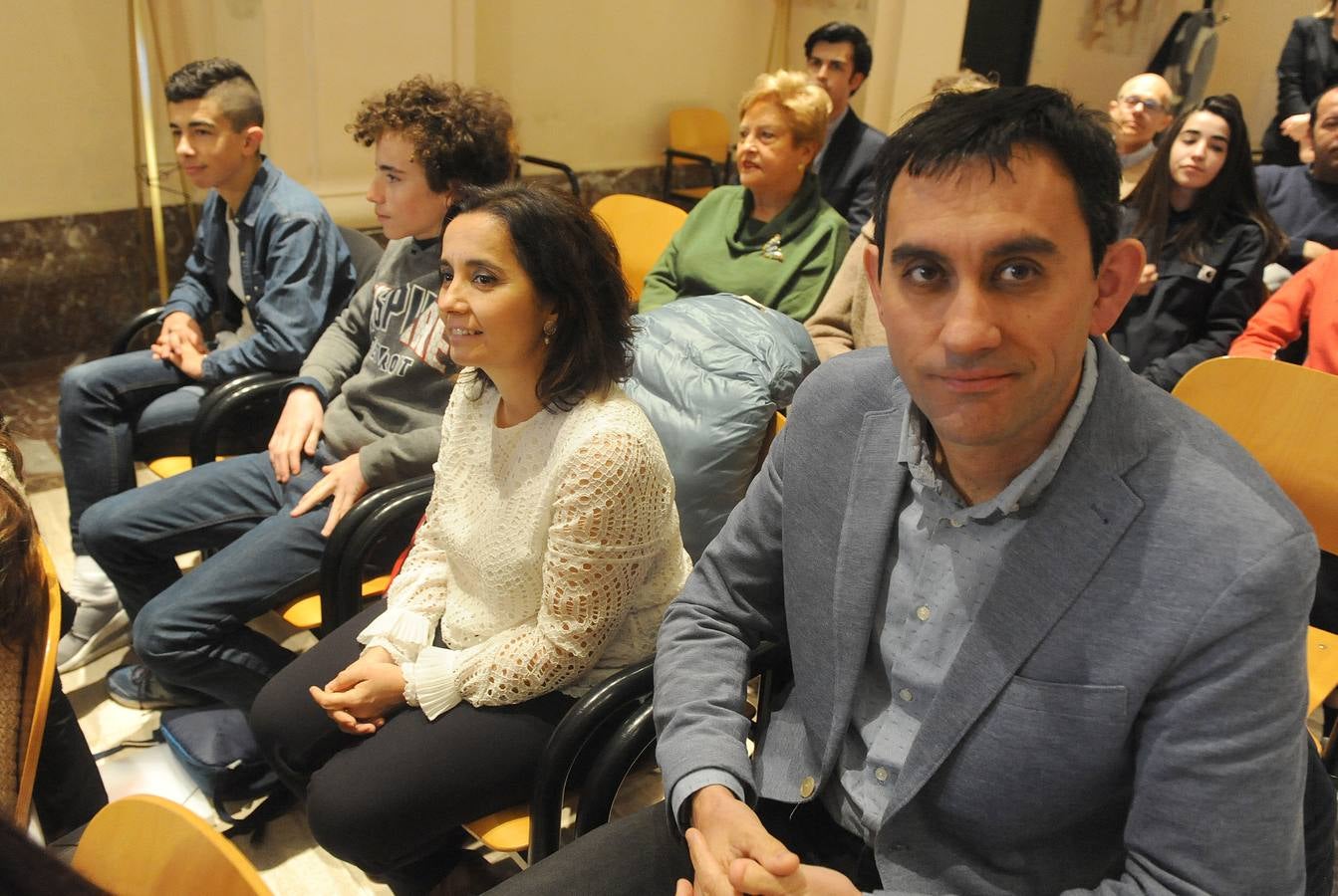 El concurso, ha reunido a 534 alumnos de una treintena de centros de seis provincias que han elaborado 2.655 noticias en equipos de trabajo dirigidos por un tutor