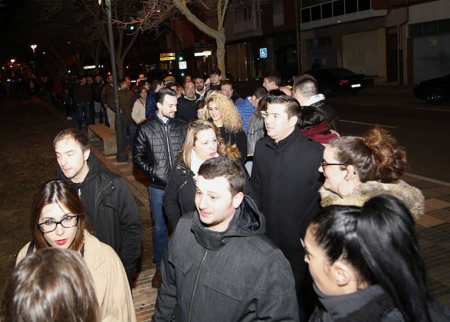 Fotos: La afición palentina llena el pabellón en su reestreno