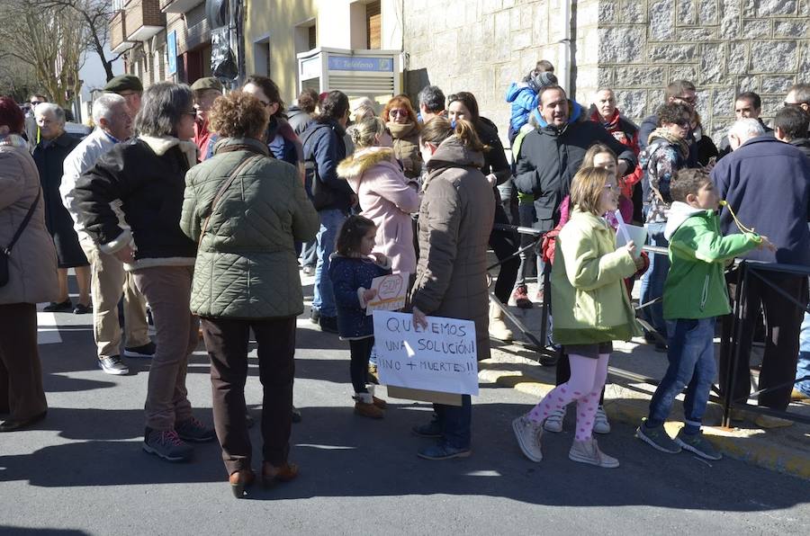 Fotos: Manifestacion en la peligrosa Travesía de San Rafael