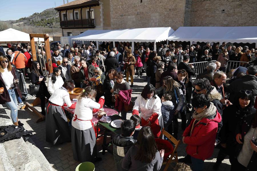 Más de 600 personas se dieron cita el sábado para celebrar la matanza del cerdo, una tradición a la que los habitantes del Valle del Cuco no quieren renunciar.