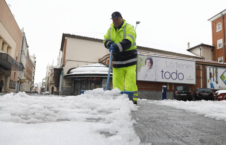 Fotos: La capital se tiñe de blanco