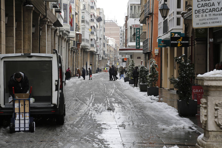 Fotos: La capital palentina se tiñe de blanco II