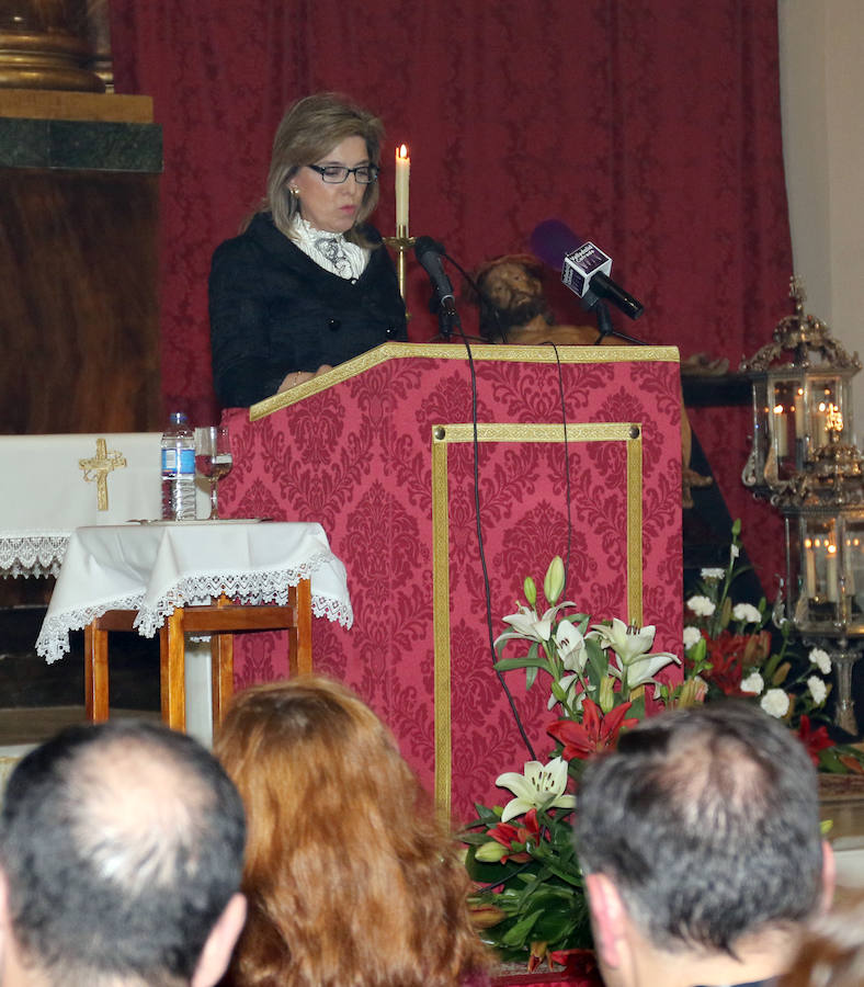 La delegada del Gobierno en Castilla y León, María José Salgueiro, pregonó ayer en la Cofradía Penitencial de Jesús Nazareno, en un acto en el que ensalzó la celebración de la Pasión en Valladolid.