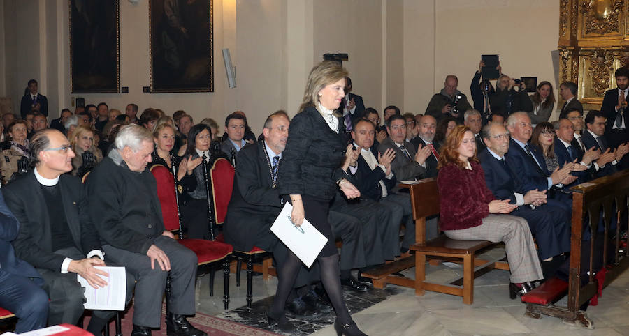 La delegada del Gobierno en Castilla y León, María José Salgueiro, pregonó ayer en la Cofradía Penitencial de Jesús Nazareno, en un acto en el que ensalzó la celebración de la Pasión en Valladolid.