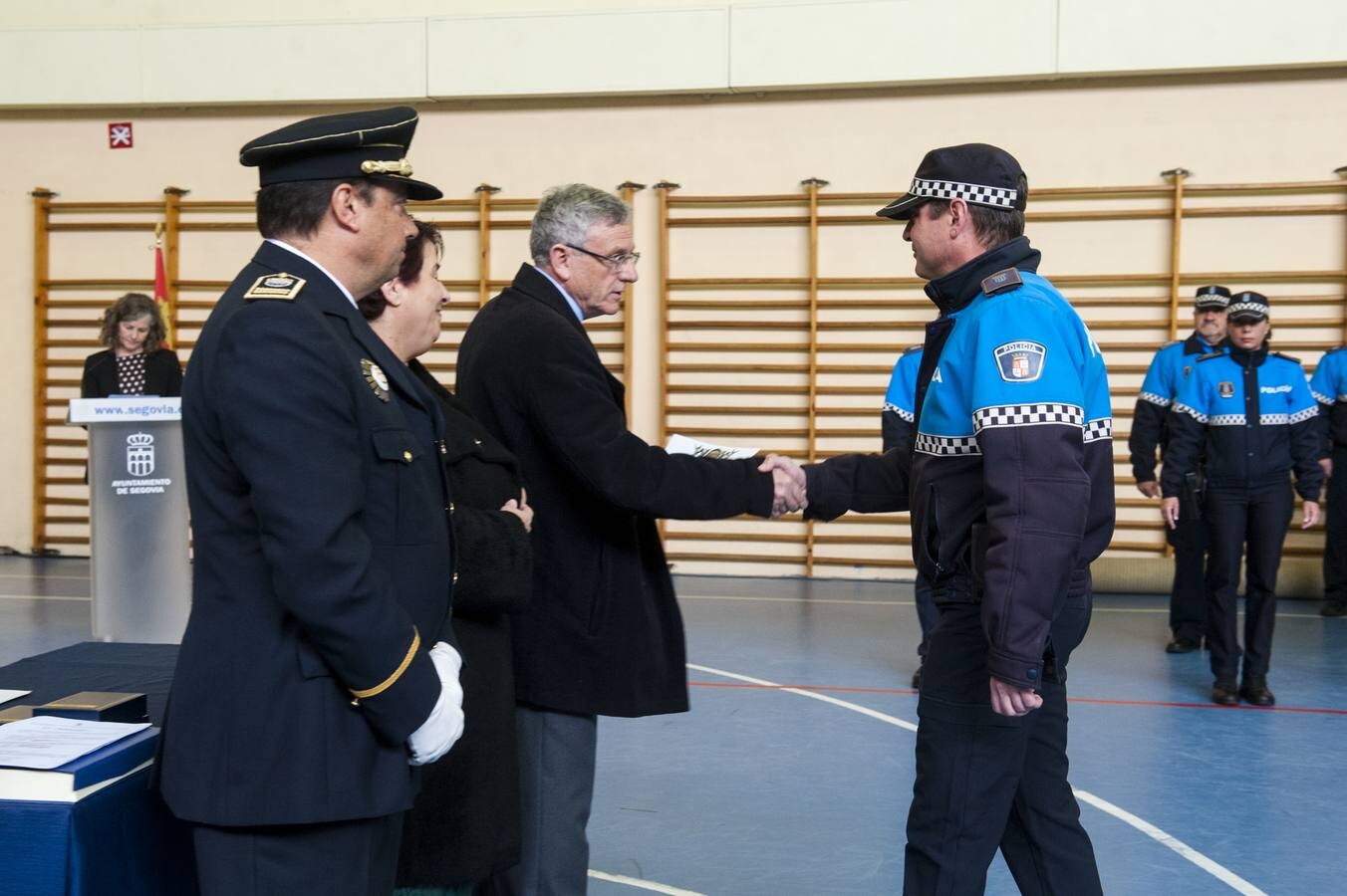 El cuerpo de seguridad local celebra la festividad del Santo Ángel de la Guarda en el pabellón Enrique Serichol