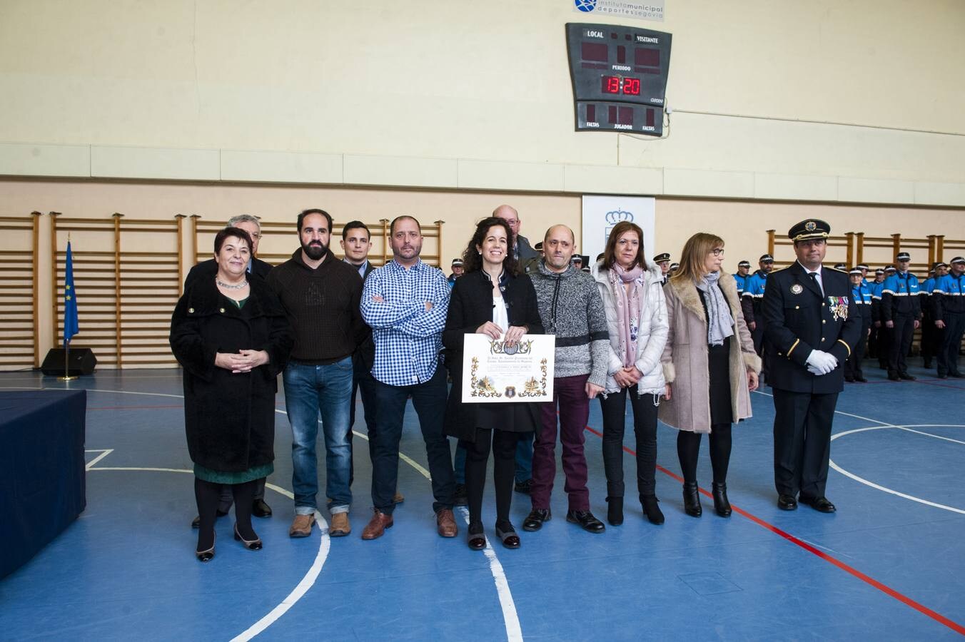 El cuerpo de seguridad local celebra la festividad del Santo Ángel de la Guarda en el pabellón Enrique Serichol