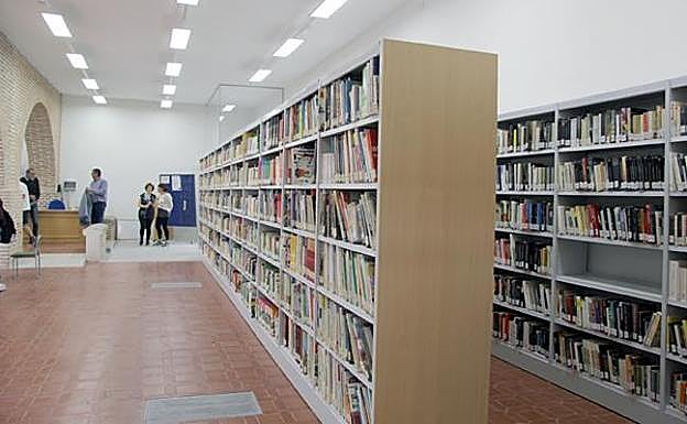 La tertulia se celebra en la Biblioteca Municipal de Arévalo