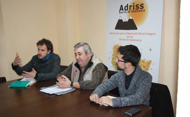 De izda. a dcha., Miquel Udina (DOP), Manuel Arias (Adriss) y Rubén de Arriba (Ruta del Vino). 