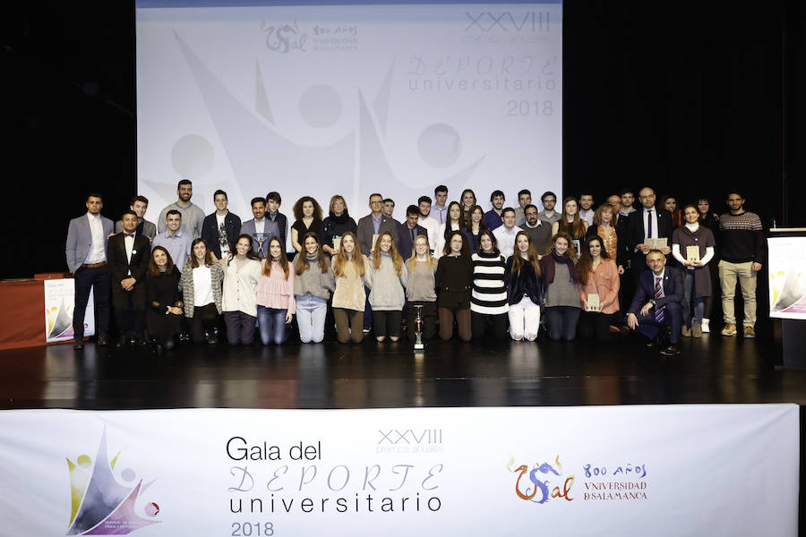 La atleta Marta Guijo, la jugadora de hockey sobre hielo Clara Hernández del Río, el atleta Miguel Delgado y el equipo de voleibol femenino de la Universidad de Salamanca fueron galardonados como mejores deportistas universitarios