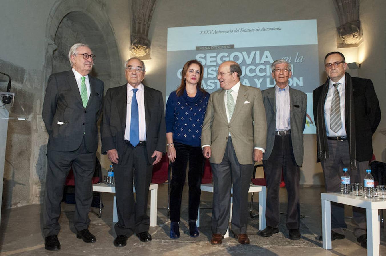 Fotos: Segovia debate sobre la construcción de Castilla y León