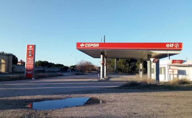 Estado en el que se encuentra la gasolinera, ubicada frente a la urbanización Bosque Real. 