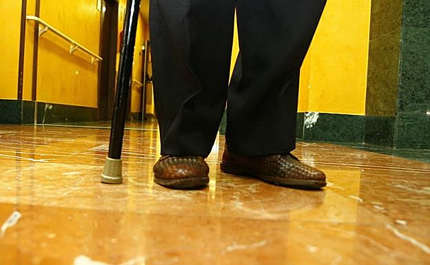 Un anciano, en una residencia. 