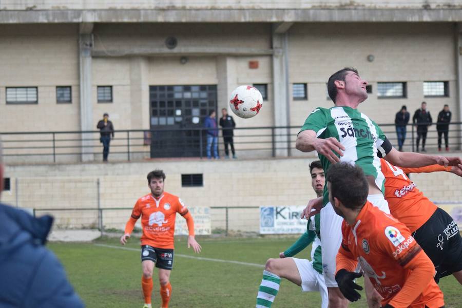 Jornada redonda para el equipo salmantino, que se coloca primero antes de recibir al Astorga el miércoles gracias a los goles de Diego Abad y Carlos López