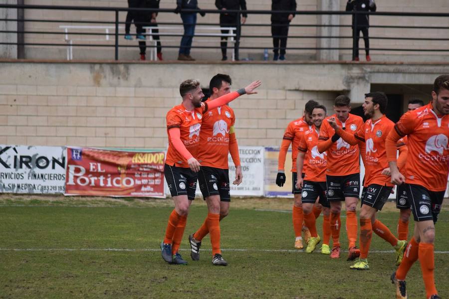 Jornada redonda para el equipo salmantino, que se coloca primero antes de recibir al Astorga el miércoles gracias a los goles de Diego Abad y Carlos López