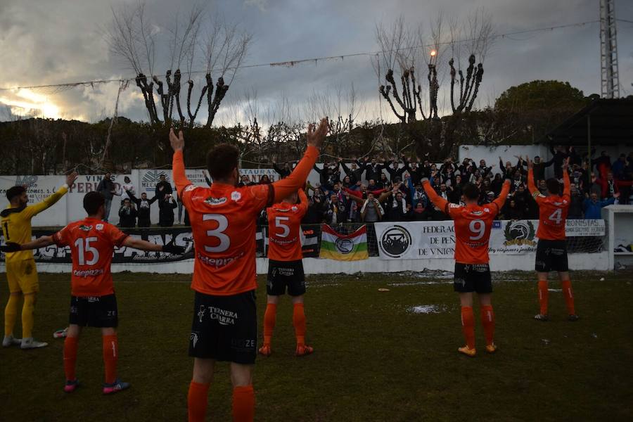 Jornada redonda para el equipo salmantino, que se coloca primero antes de recibir al Astorga el miércoles gracias a los goles de Diego Abad y Carlos López