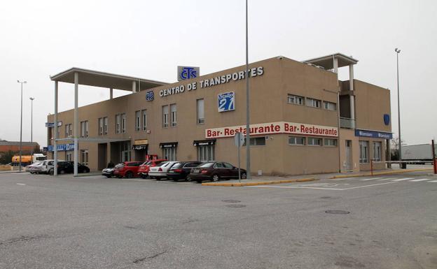 Los transportistas galardonan con el Acueducto de Plata a El Norte de Castilla