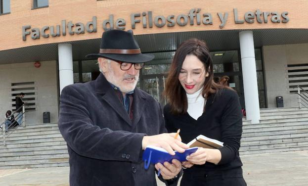 Javier Blasco y Carmen Morán, del departamento de Literatura de la UVA y estudiosos de la lingüística forense y la estilometría. 