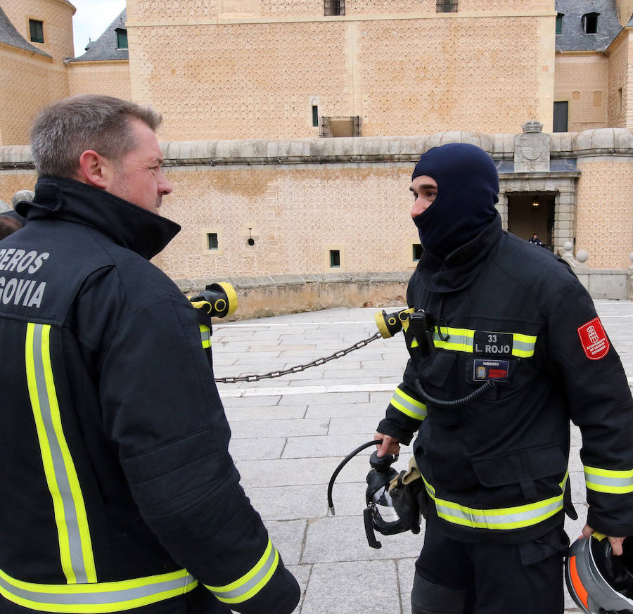 Fotos: Simulacro de incendio en el Alcázar de Segovia