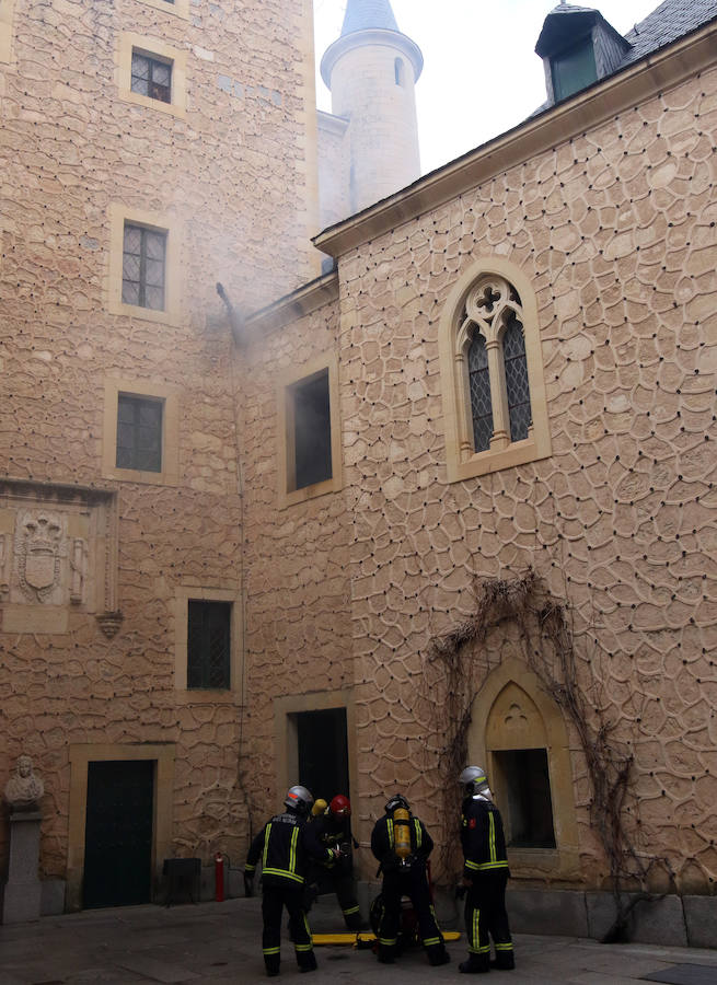 Fotos: Simulacro de incendio en el Alcázar de Segovia