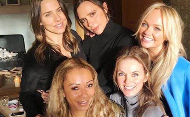 Foto de todas las integrantes del grupo Spice Girl. 