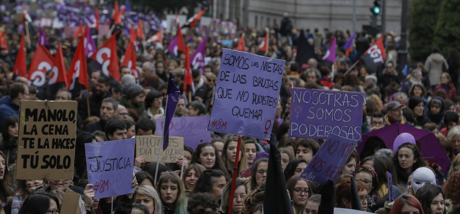 Fotos: Manifestación estudiantil convocada por la Asamblea Feminista de Valladolid