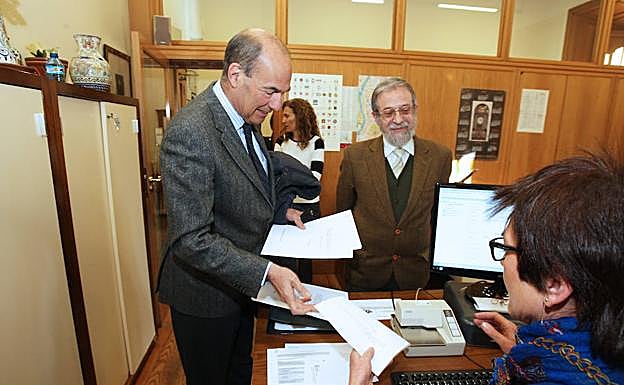 ÁNgel Marina, junto a Marcos Sacristán en 2014, cuando Sacristán se presentó a la reelección. 