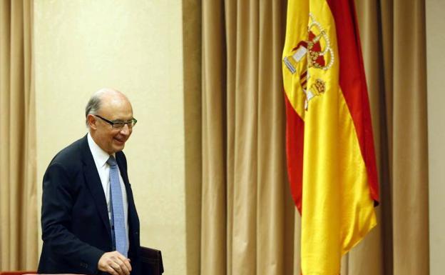 Hacienda y sindicatos ultiman un alza salarial para los funcionarios superior al 8% en tres años