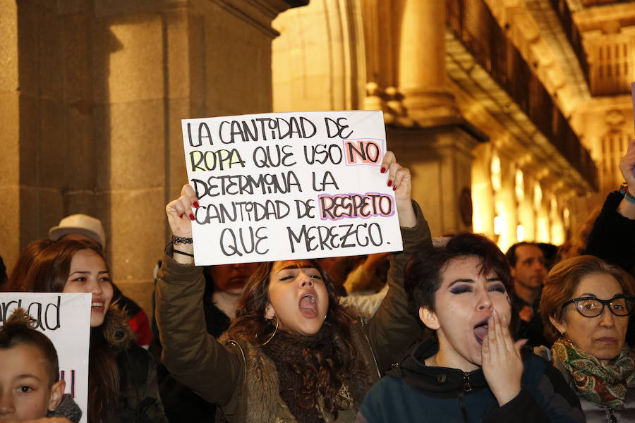 Más de 15.000 personas, según Policía Nacional, han participado en Salamanca en la manifestación convocada por los movimientos feministas con motivo del 8-M