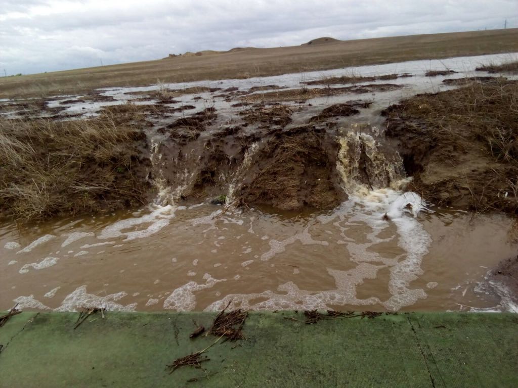 Fotos: Inundaciones en al menos cinco carreteras de la provinicia