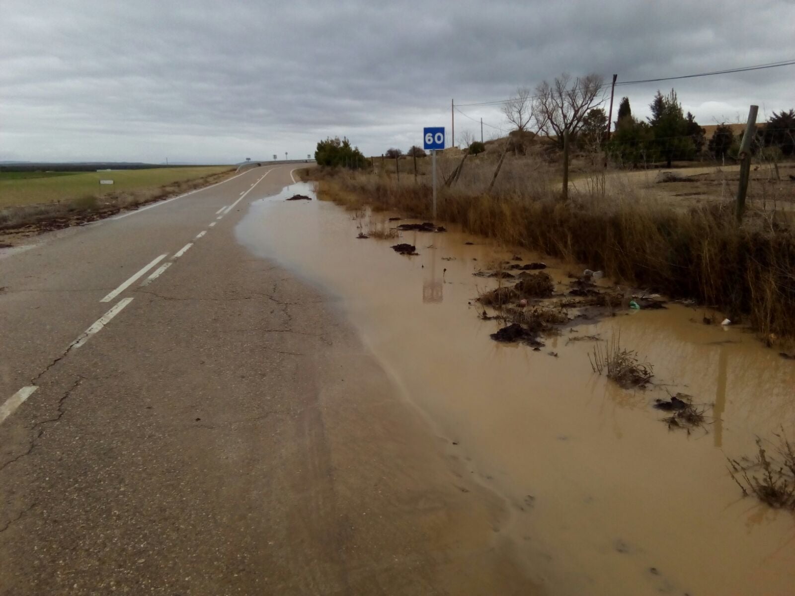 Fotos: Inundaciones en al menos cinco carreteras de la provinicia