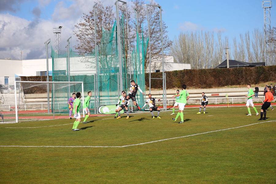 Importante victoria en la prolongación de Unionistas de Salamanca. Un balón colgado por Jorge Alonso en el 93 fue cabeceado por Isaac Manjón a las mallas para darle el triunfo a los salmantinos en un flojo partido del equipo de Astu en Las Pistas ante el Almazán