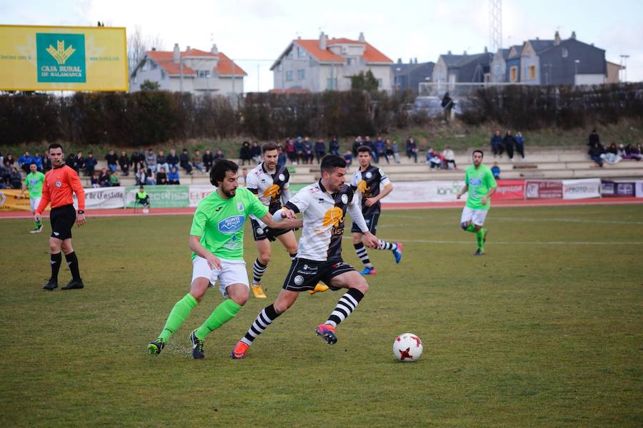 Importante victoria en la prolongación de Unionistas de Salamanca. Un balón colgado por Jorge Alonso en el 93 fue cabeceado por Isaac Manjón a las mallas para darle el triunfo a los salmantinos en un flojo partido del equipo de Astu en Las Pistas ante el Almazán