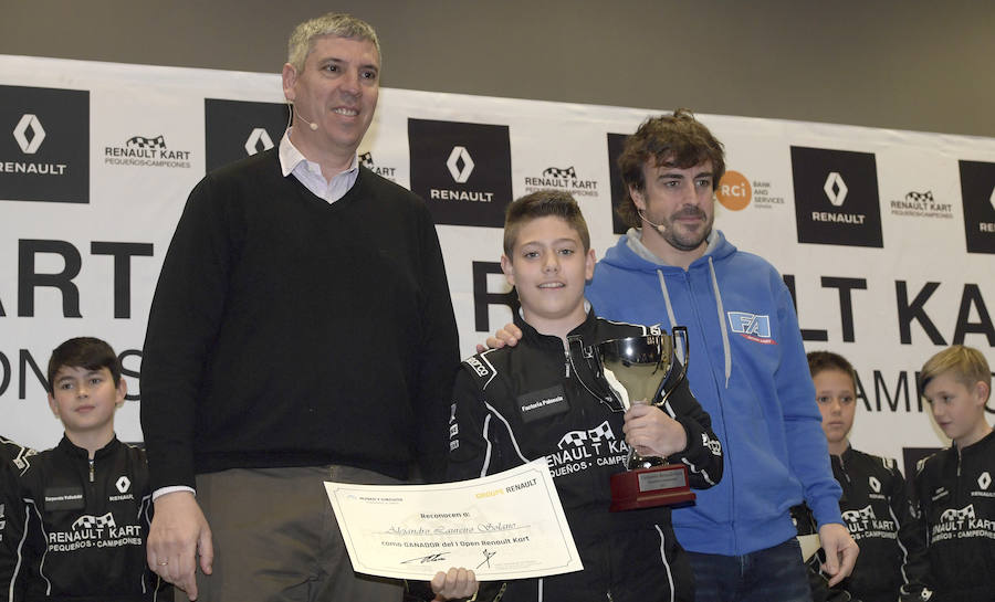 Fotos: Fernando Alonso entrega los premios Renault Kart Pequeños Campeones