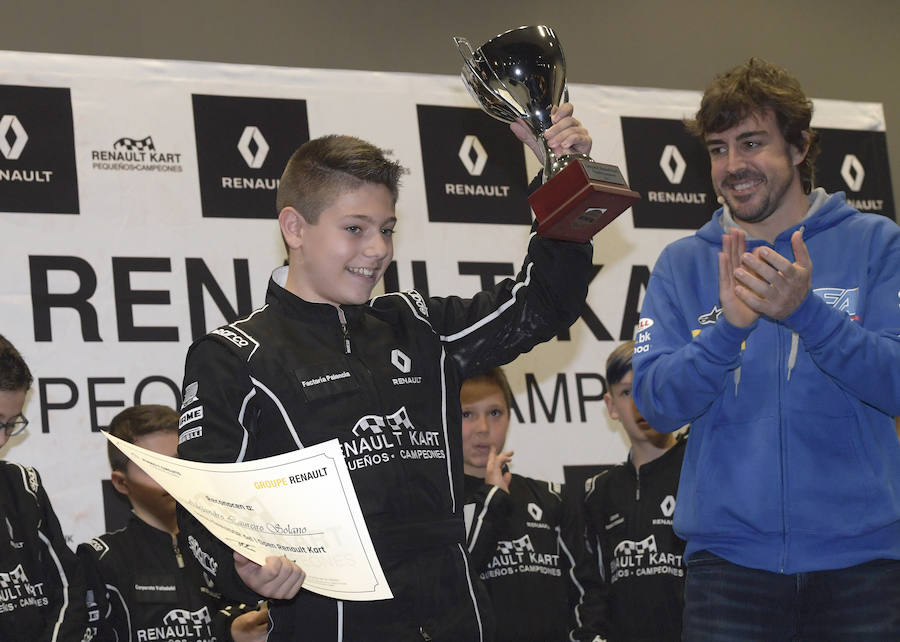 Fotos: Fernando Alonso entrega los premios Renault Kart Pequeños Campeones