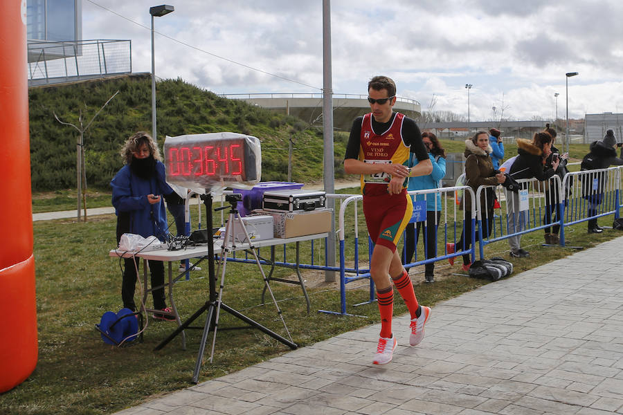 Ni el viento ni la lluvia aguaron la fiesta atlética que tuvo lugar el domingo con la celebración de la III Enjoy! Running 10K Aldehuela. 