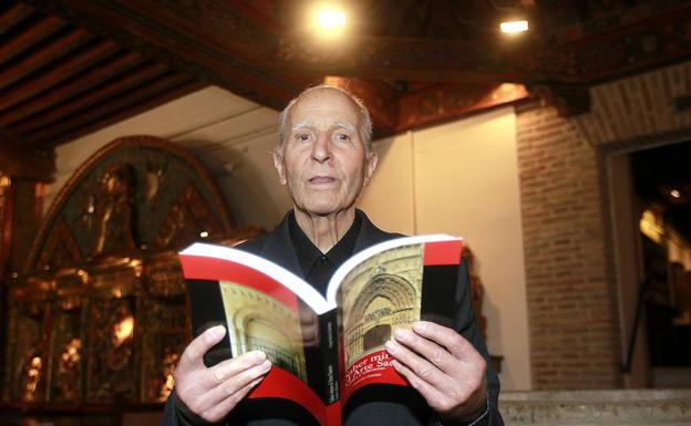 Ángel Sancho, en 2013, en la presentación de un libro. 