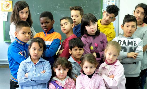 Alumnos de otros paises que aportan riqueza cultura.
