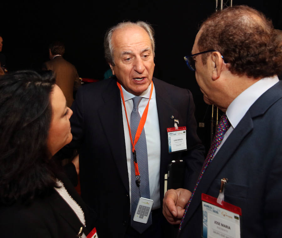 Fotos: Cristóbal Montoro clausura la Asamblea de la Empresa Familiar de Castilla y León