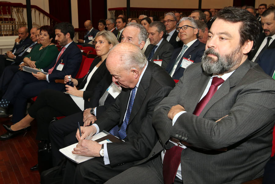Fotos: Cristóbal Montoro clausura la Asamblea de la Empresa Familiar de Castilla y León