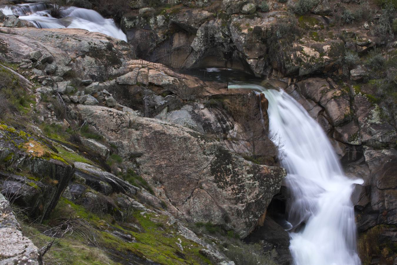 Cascada del río Arbillas en Arenas de San Pedro (Ávila)