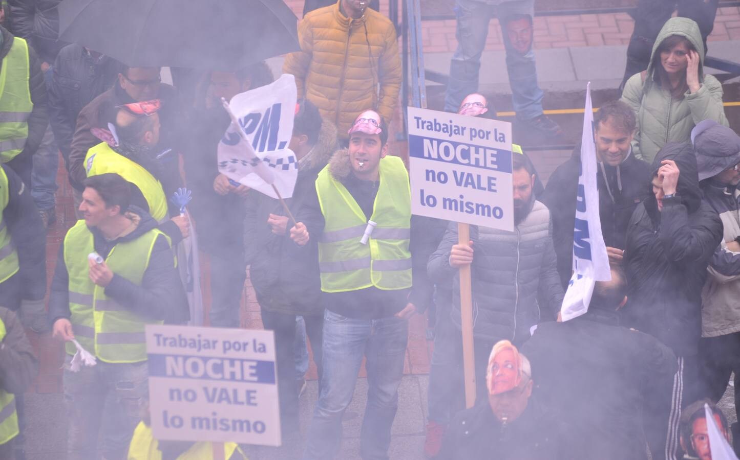 El objetivo de la movilización es alcanzar un acuerdo con la Corporación Municipal en cuanto a un aspecto fundamental como consideran la conciliación laboral y familiar «adecuada a la carga de trabajo que nuestro colectivo viene soportando desde hace tiempo»