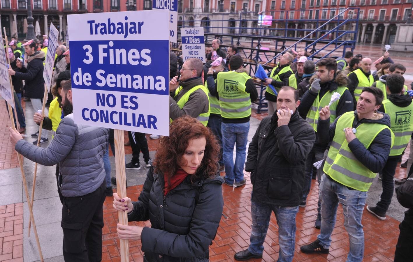 El objetivo de la movilización es alcanzar un acuerdo con la Corporación Municipal en cuanto a un aspecto fundamental como consideran la conciliación laboral y familiar «adecuada a la carga de trabajo que nuestro colectivo viene soportando desde hace tiempo»