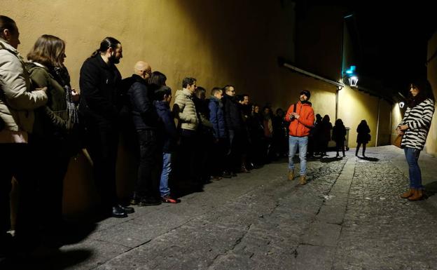 Participantes en la ruta 'Memento mori'.