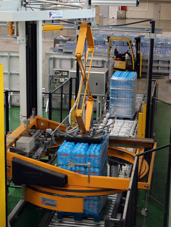 Fotos: Juan Vicente Herrera inaugura la planta de Bezoya en Ortigosa del Monte