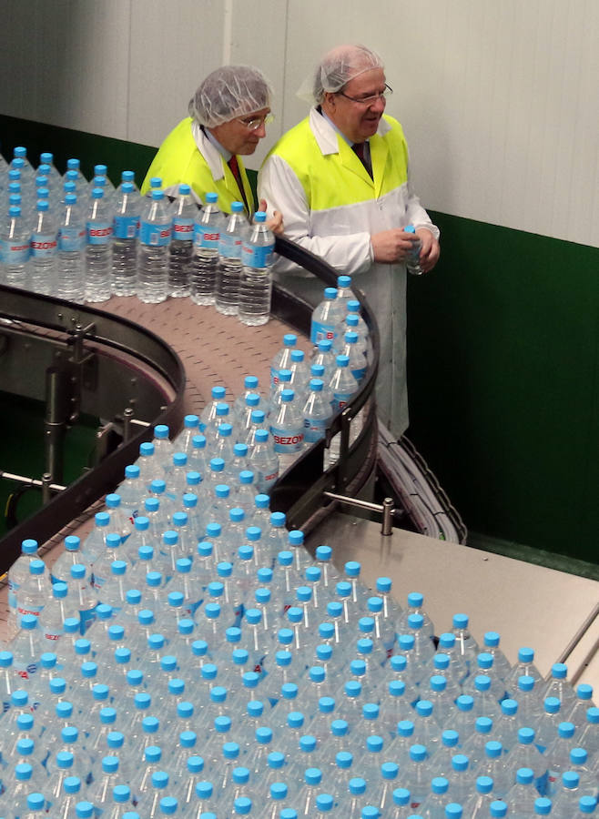 Fotos: Juan Vicente Herrera inaugura la planta de Bezoya en Ortigosa del Monte