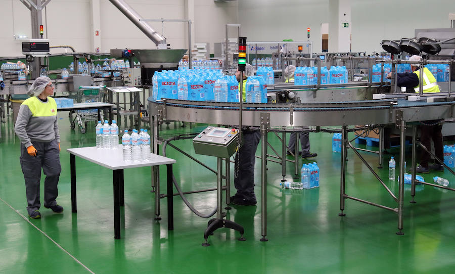 Fotos: Juan Vicente Herrera inaugura la planta de Bezoya en Ortigosa del Monte