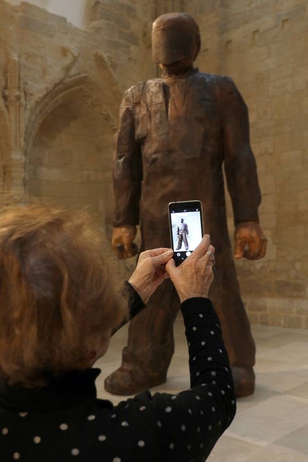 Son piezas de entre 3,50 y 4 metros de altura que se exhiben en la Capilla y el claustro del museo hasta el domingo el 1 de julio de 2018