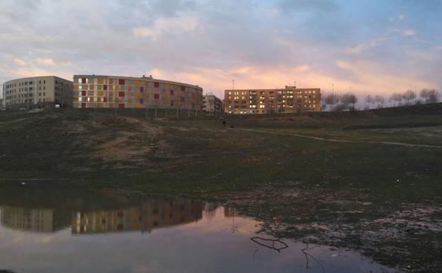 Zona del barrio de El Zurguén donde será construido el nuevo campo de hierba artificial. 